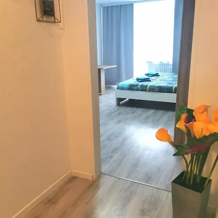Apartment 2-zimmer Mit Balkon In *